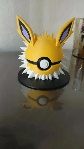 Pokeball Voltali