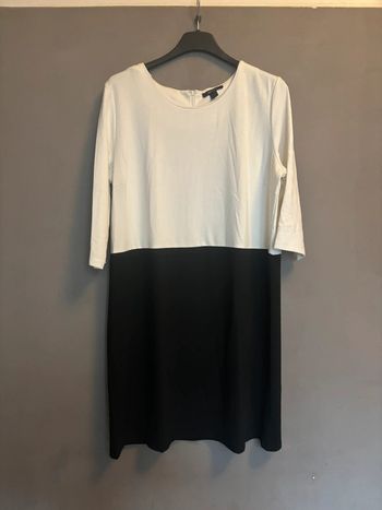 Robe noire et blanche 44/46