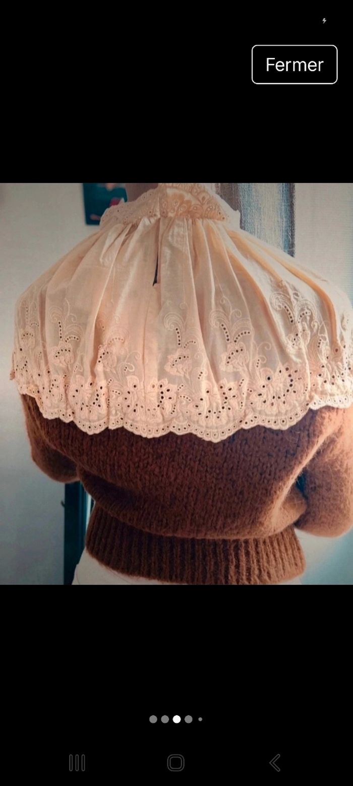 Pull en laine avec un grand col en dentelles de chez zara - photo numéro 2