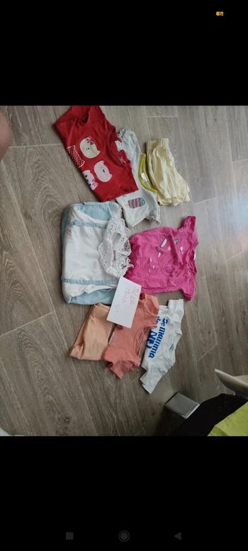 Lot vêtements en 9/12 mois