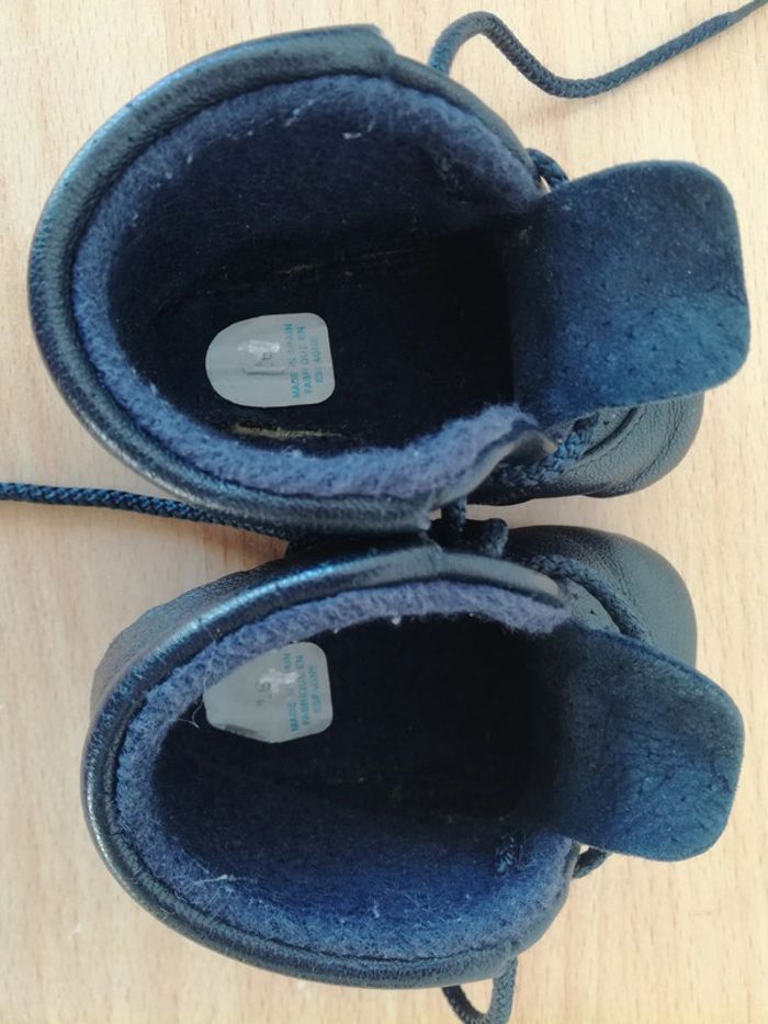 Jolis petits chaussons en cuir - photo numéro 5