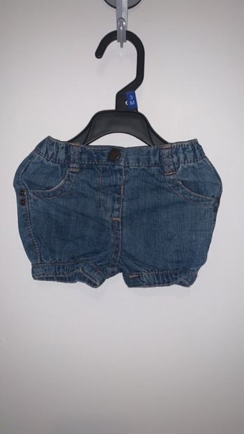 Short fille taille 1 mois