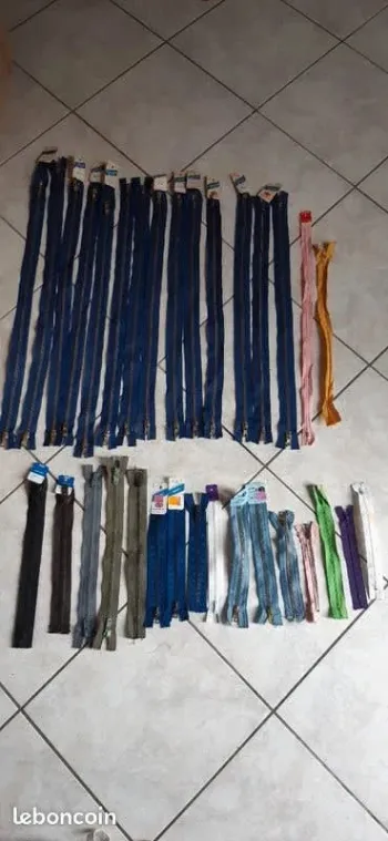 Lot mercerie : 34 fermetures à glissières toutes couleurs toutes dimensions