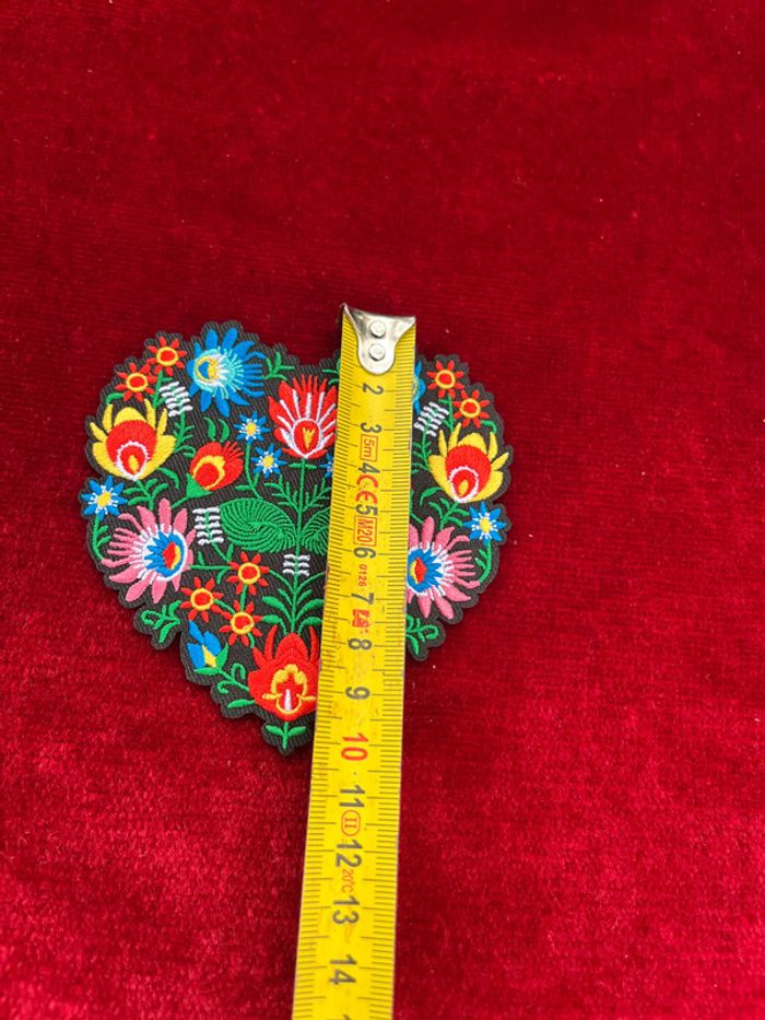 Écusson brodé cœur fleuri – style folklorique coloré - photo numéro 4
