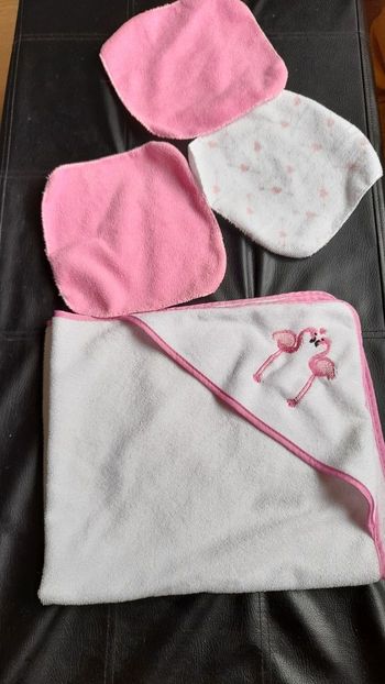 Cape de bain avec 3 chiffons