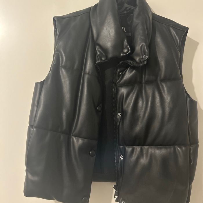 Doudoune noir en cuir  sans manche en S Zara - photo numéro 2