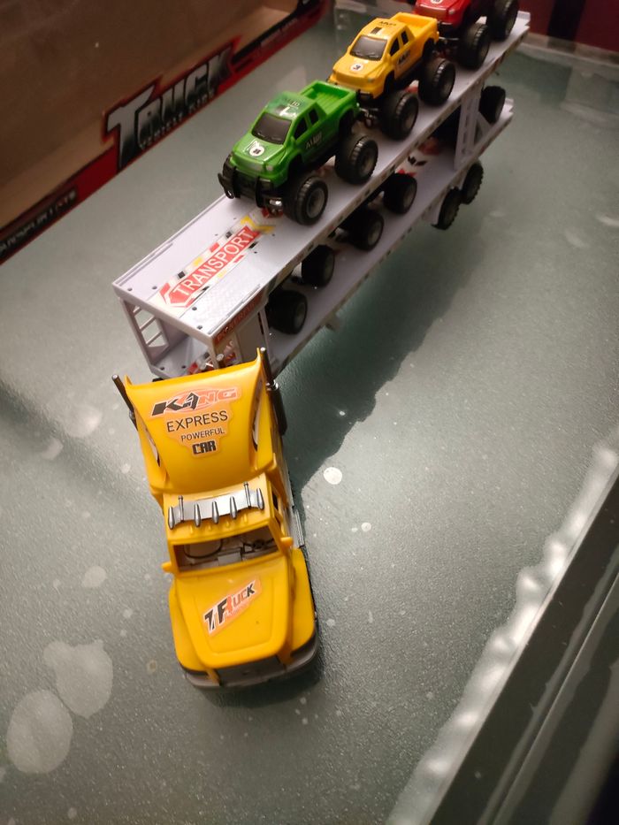 Camion et 6 véhicules - photo numéro 3