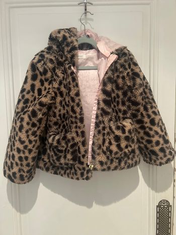 manteau H&M léopard fausse fourrure 4-6 ans