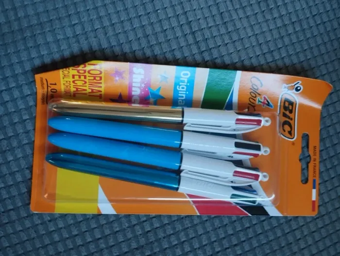 4 crayons 4 couleurs lot B