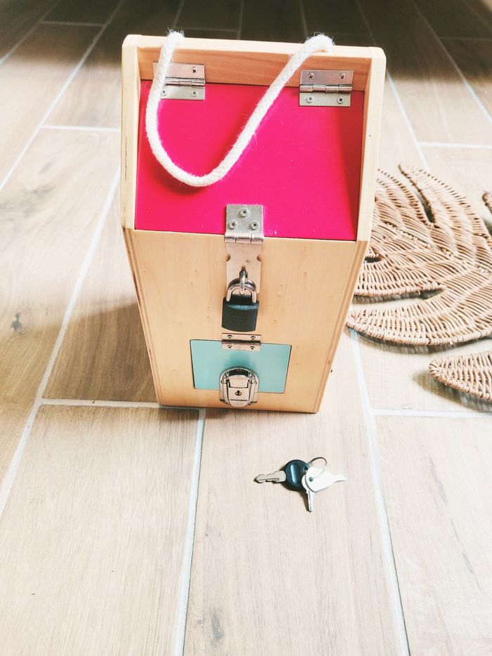 🔑Maison multi activités serrures verrous en bois marque Small foot - photo numéro 4