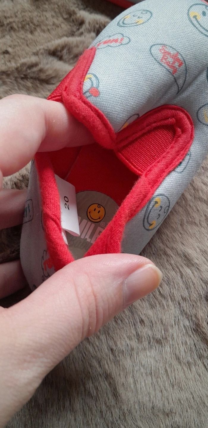 Paire de pantoufle - chaussons - Pointure 22 - photo numéro 2