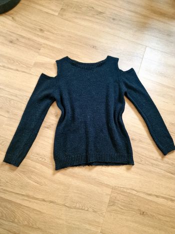 Pull épaule découverte