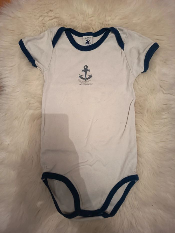 Lot de 11 bodies 3 ans