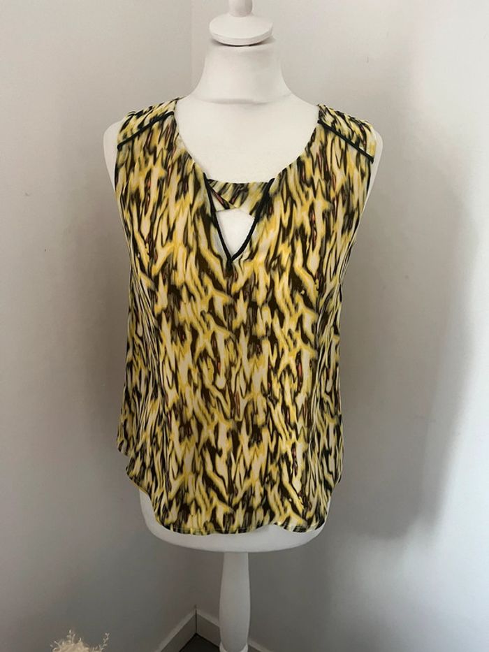 Top jaune à motif one step S comme neuf