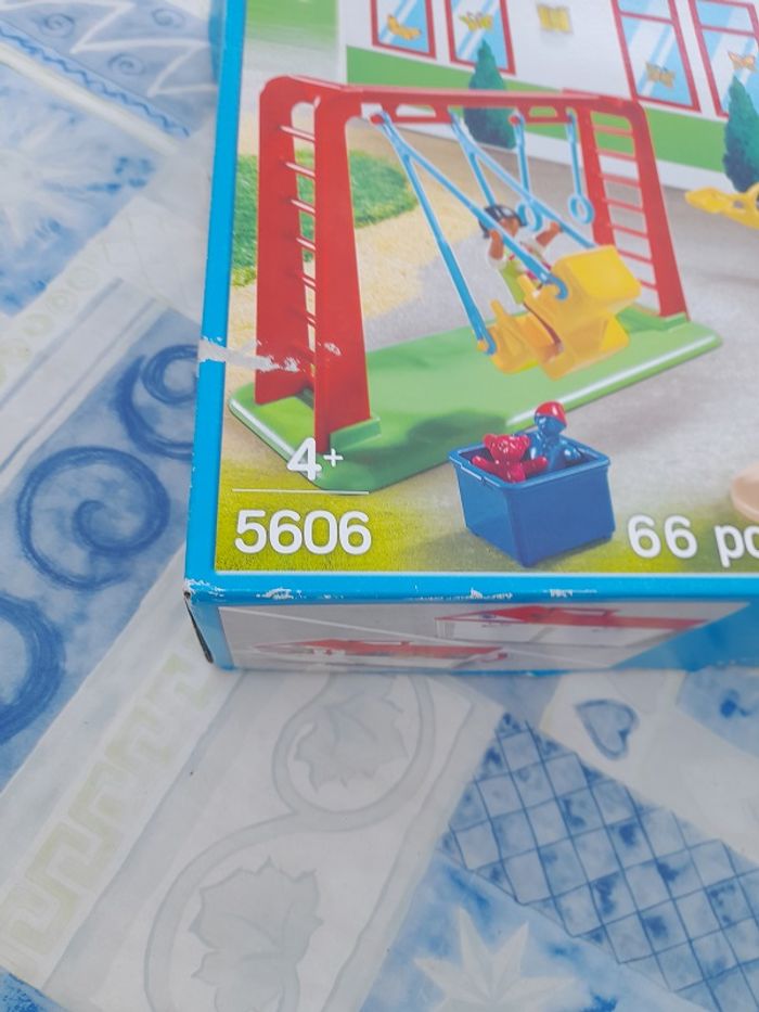 Playmobil citylife 5606 Le jardin d'enfants - photo numéro 5