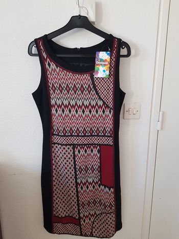 Robe neuve XS Desigual