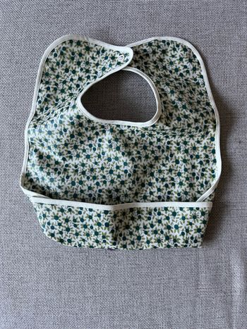 Bavoir bonpoint neuf avec étiquette