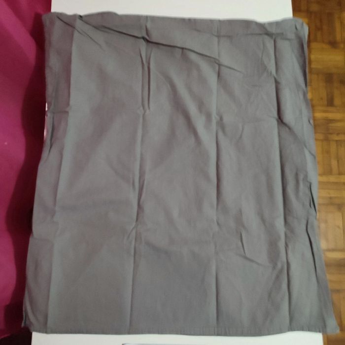 Taie d'oreiller carrée 100% coton gris de 65 x 70 cm - photo numéro 2