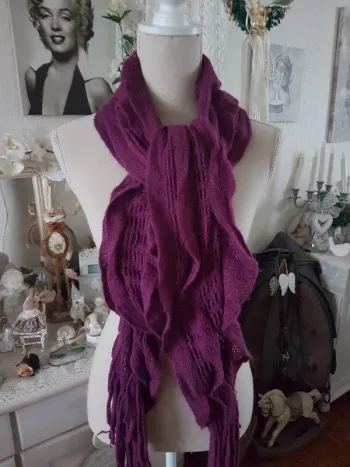Echarpe violette Neuve