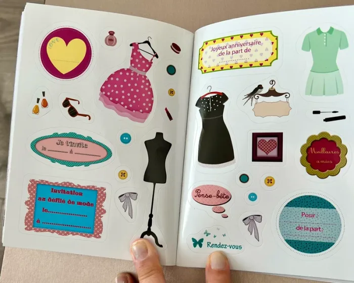 Carnet d’autocollants mode pour jeune fille - photo numéro 5