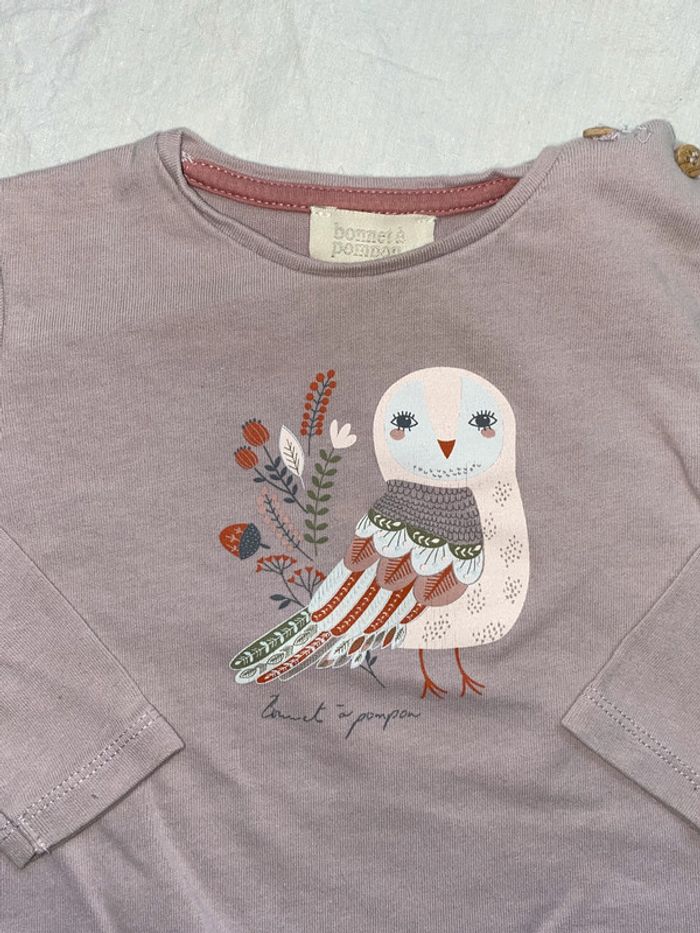 tshirt Bonnet à Pompon assez épais 18 mois petite trace bas de la manche valeur 36 euros - photo numéro 2