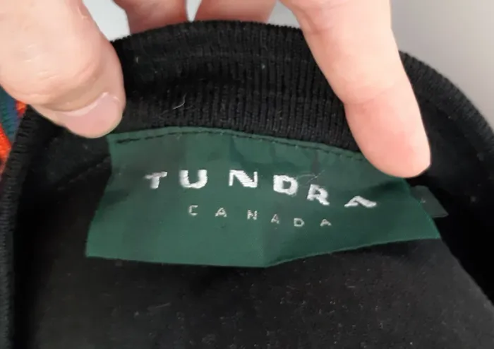 Magnifique pull sweat Tundra vintage collection made in Canada - photo numéro 6