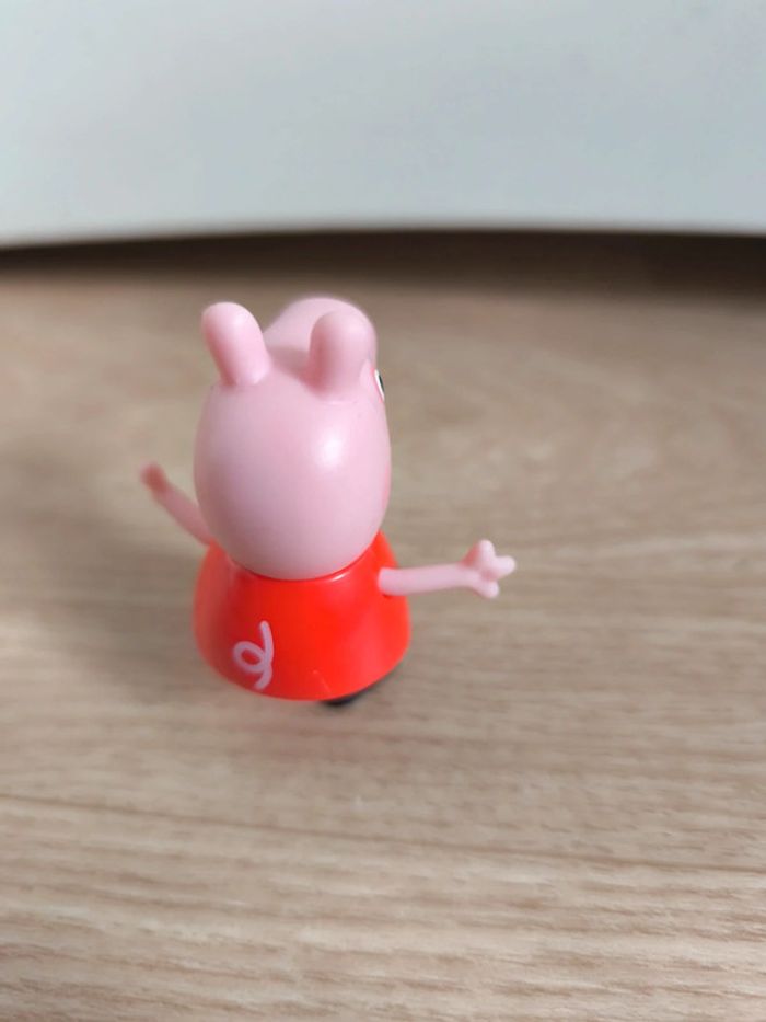 Figurine Peppa pig - photo numéro 3