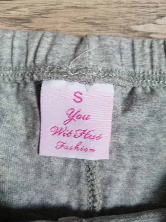 Legging gris à strass et imprimé fleurs / creation christel / (S-enfant) - photo numéro 4
