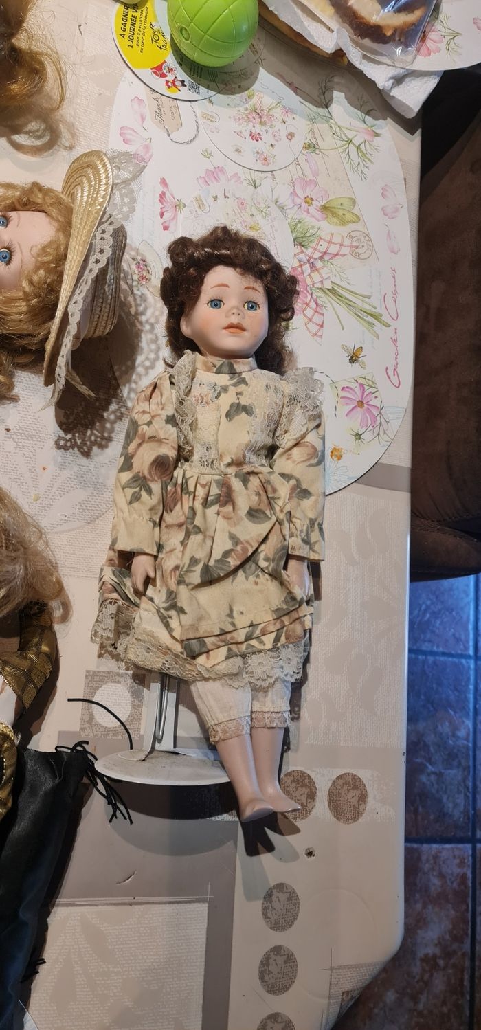 Poupée porcelaine - photo numéro 5