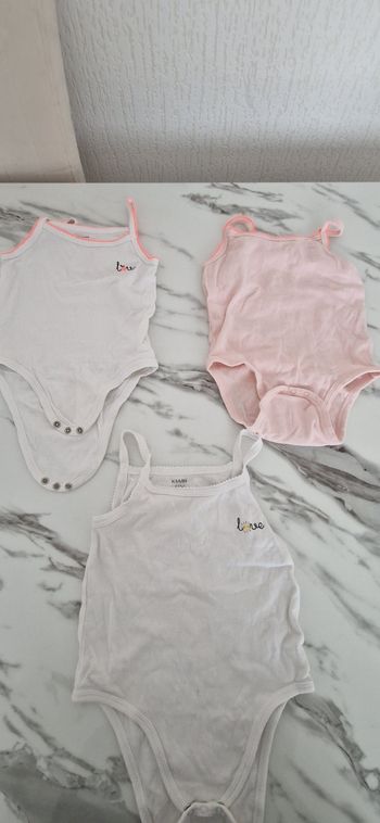 Lot de 3 bodies comme neufs