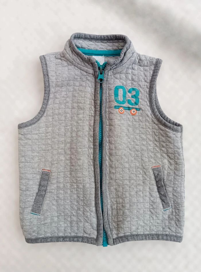 🔸Veste Zip Sans Manches - Baby Club 18 Mois🔸