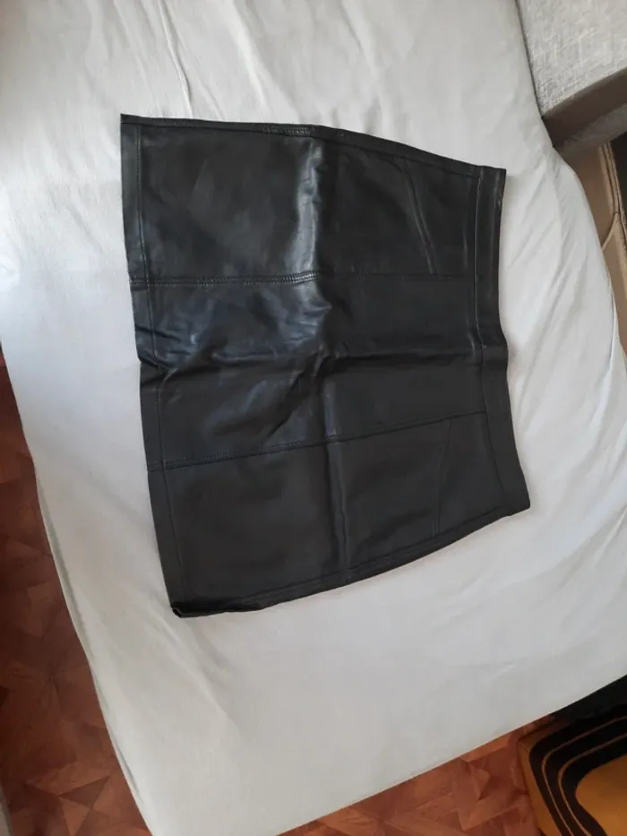 Jupe en Skaï - photo numéro 2