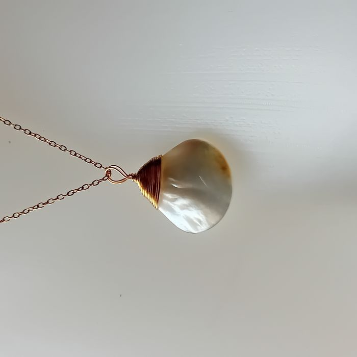 collier doré nacré - photo numéro 2