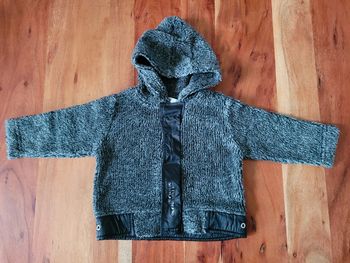 Gilet 3pommes taille 6 mois neuf