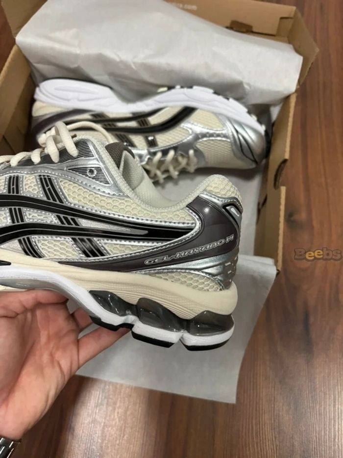 Asics Gel-Kayano 14 Taille 45 - photo numéro 3