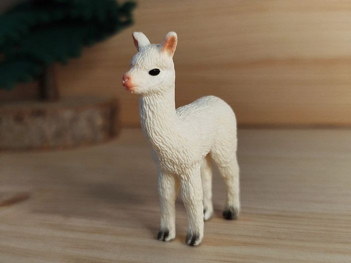 Schleich jeune lama beige Figurine Animal d'Amérique du Sud