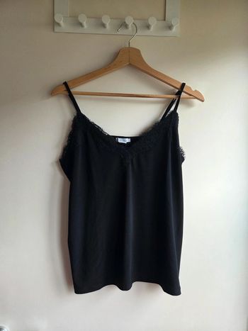 Débardeur noir en satin et dentelle - Amisu taille M