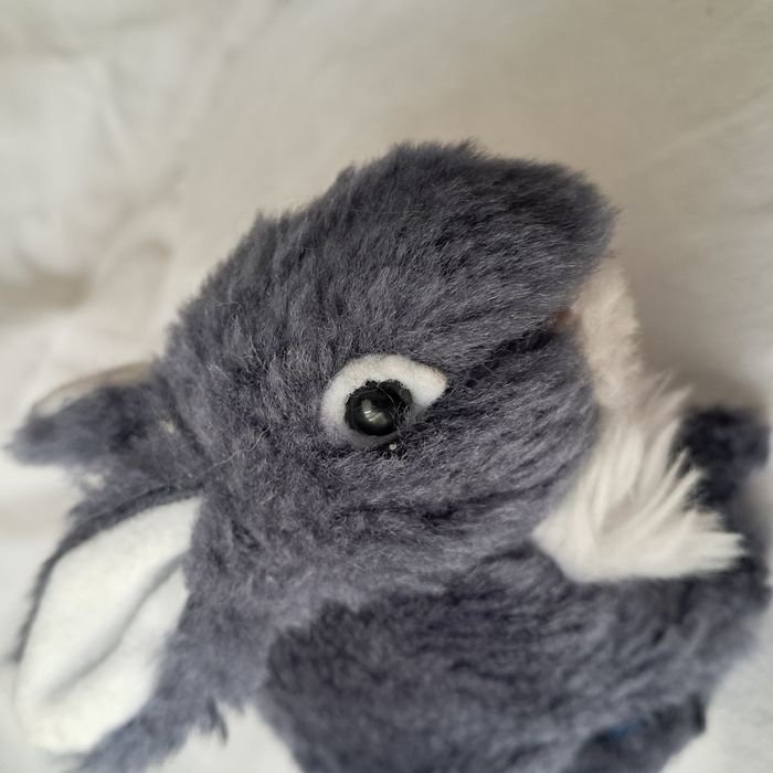 Doudou peluche lapin bleu gris Francoise Saget Hauteur 11 cm vintage 90's - photo numéro 3