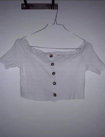 Crop top blanc épaules dénudées Bershka