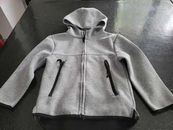 Veste capuche 5/6 ans