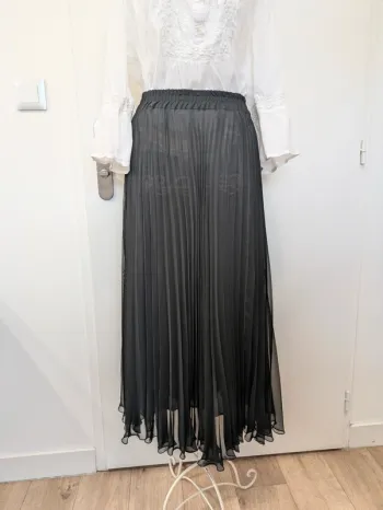 Jupe longue plissée noire 38-40
