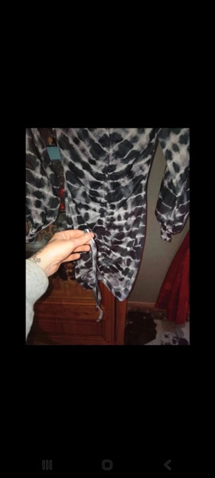 Robe moulante en tissu côtelé - photo numéro 3