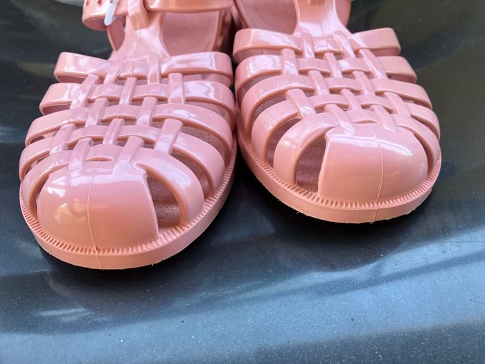Chaussures d’eau Méduse taille 30 neuves - photo numéro 7