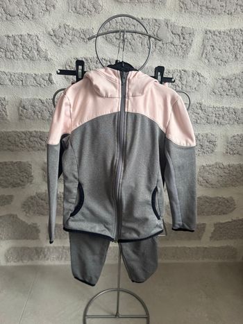 Tenu vêtement de sport fille 7 ans décathlon