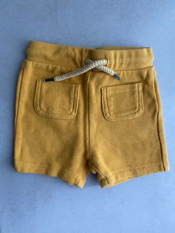 Short Kiabi taille 9 mois