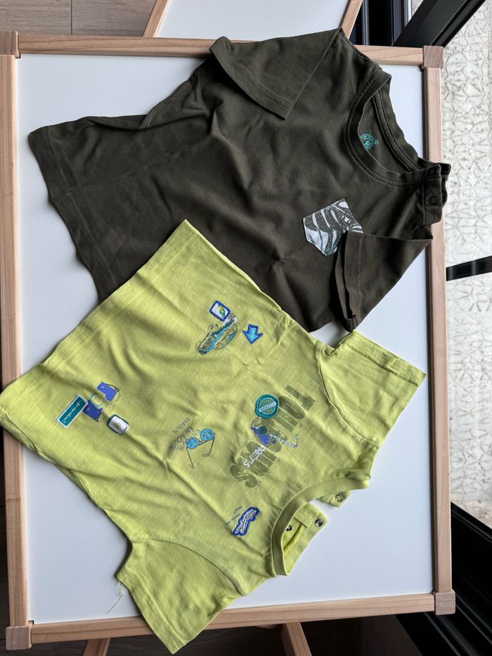 Lot 2 t-shirt 24 mois Camouflage & Toujours prêt