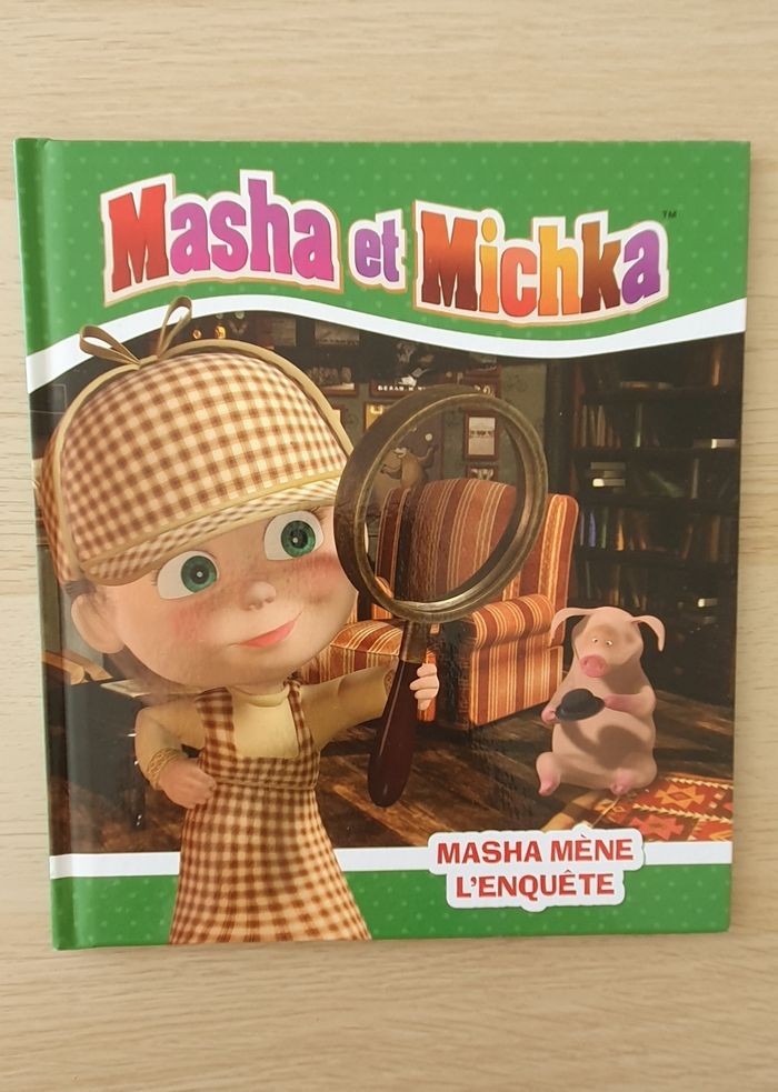 Livre Masha & Michka "Masha mène l'enquête"