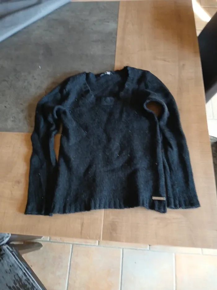 Pull léger noir col rond taille M
