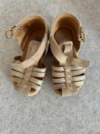 Sandales bébé fille NA! pointure 20
