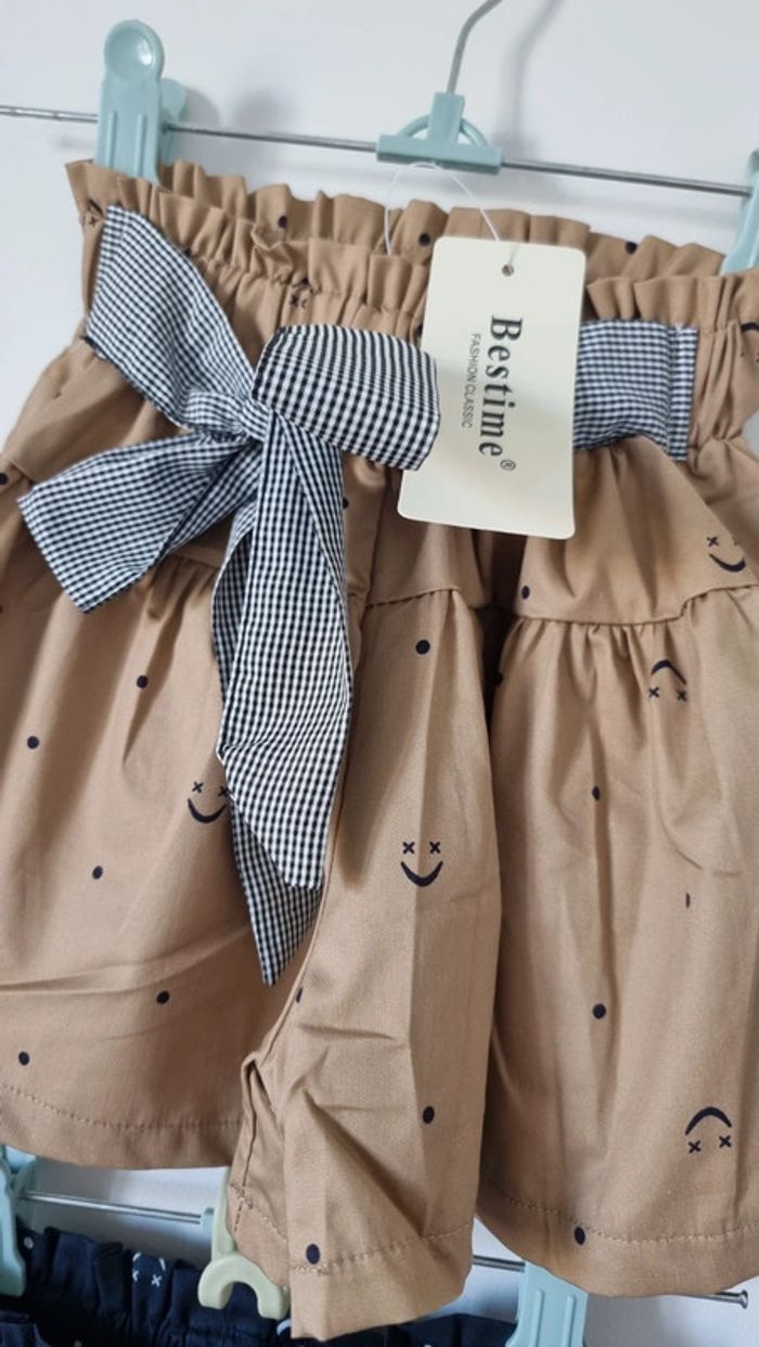 Lot de 2 shorts neuf bestime taille 4ans - photo numéro 5